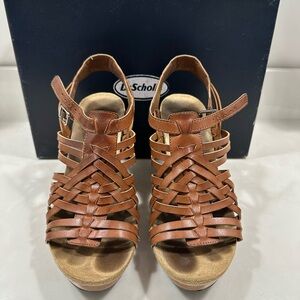 Dr. Scholl’s Maeve saddle brown strappy wedge sandal with faux-wood heel